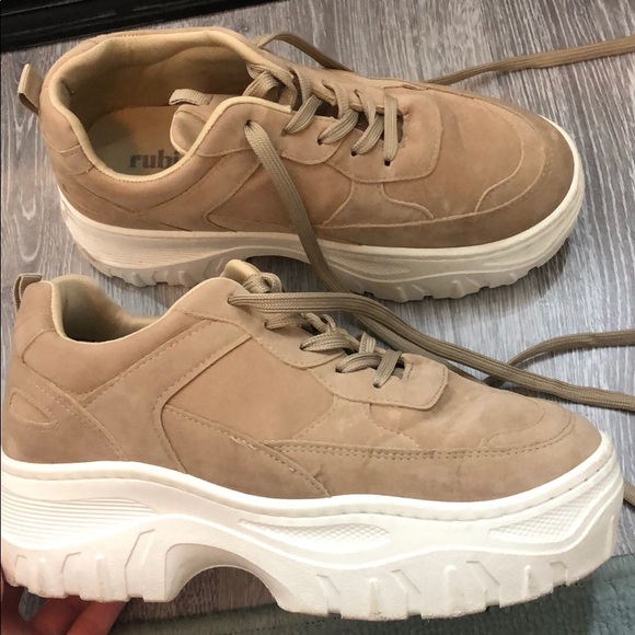 Chunky Tan Sneakers! - Picture 1 of 3